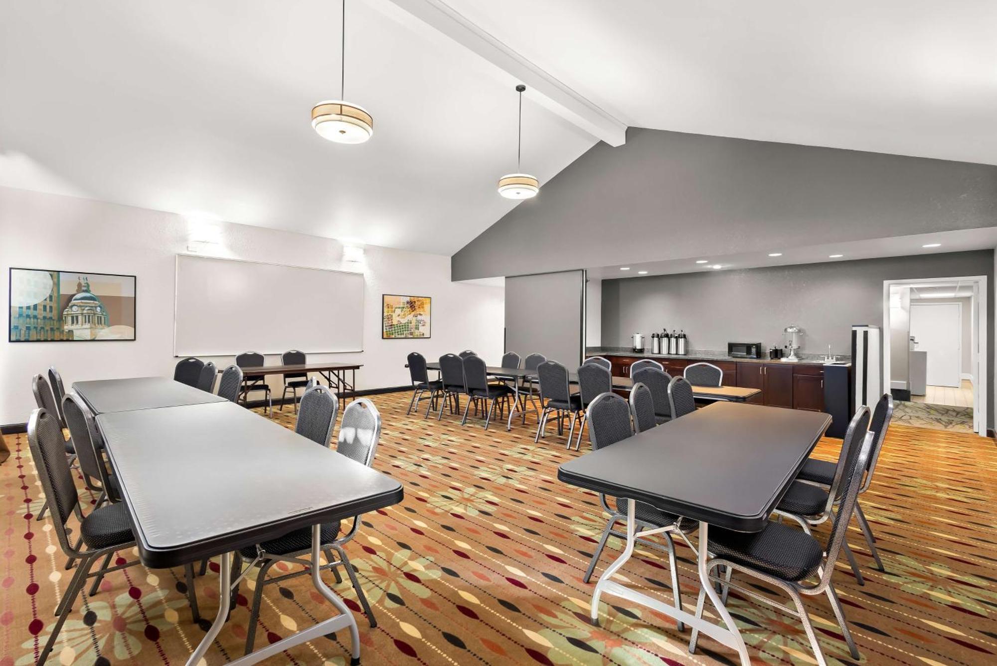Best Western Luxbury Inn Φορτ Γουέιν Εξωτερικό φωτογραφία